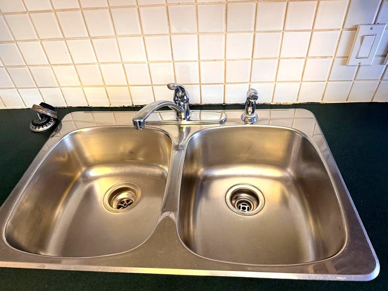 Kitchen sink after cleaning