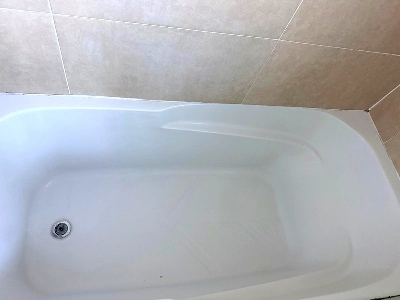 Bathtub after cleaning